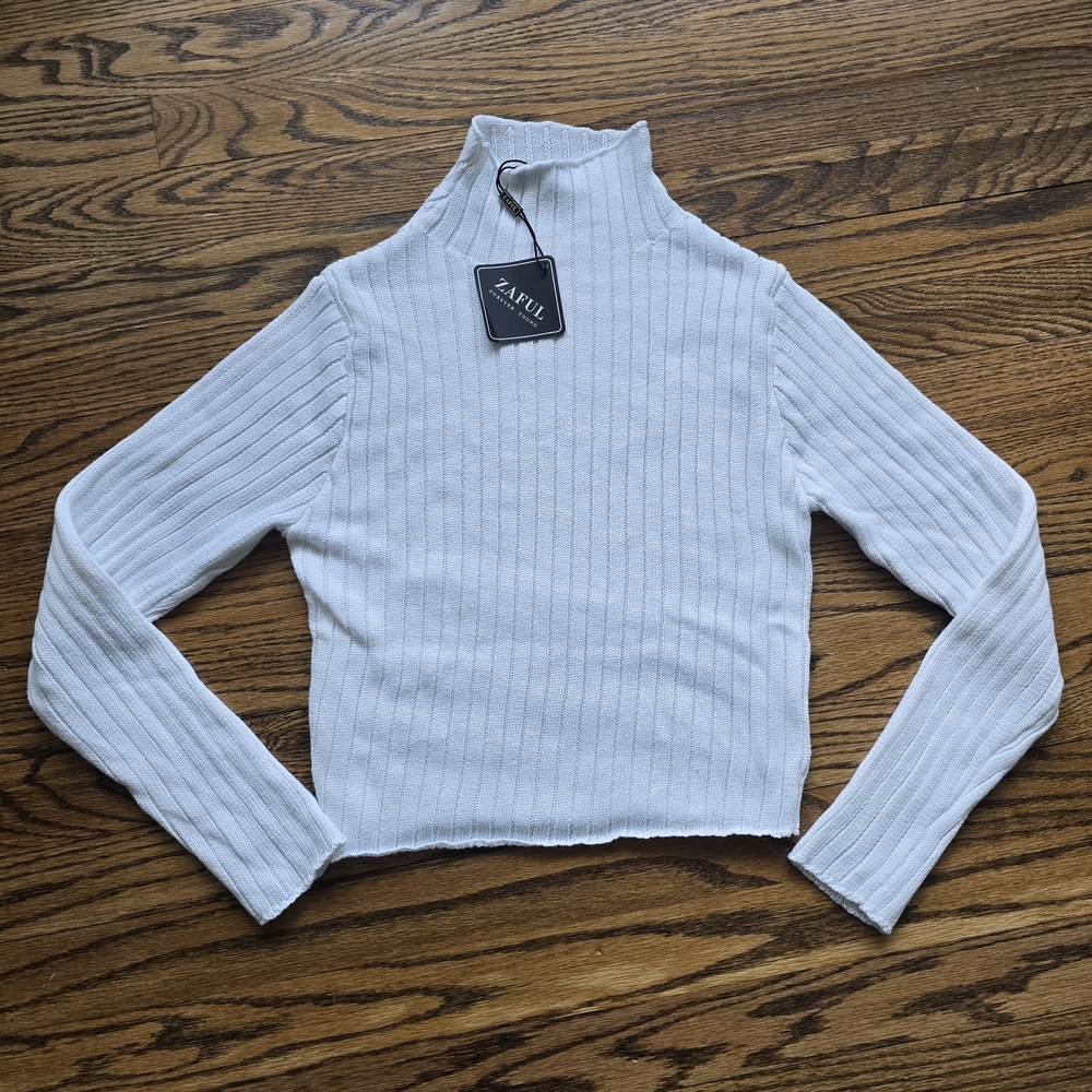 ZAFUL Women’s White Ribbed Mock Neck Long Sleeve Top